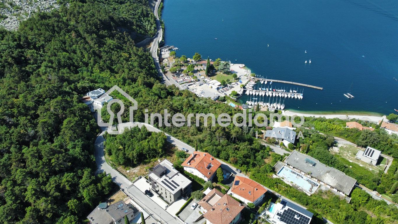 RESIDENZA MEDITERRANEA - ULTIMO TRILOCALE CON GIARDINO ESCLUSIVO! - Appartamento Residenziale Nago-Torbole